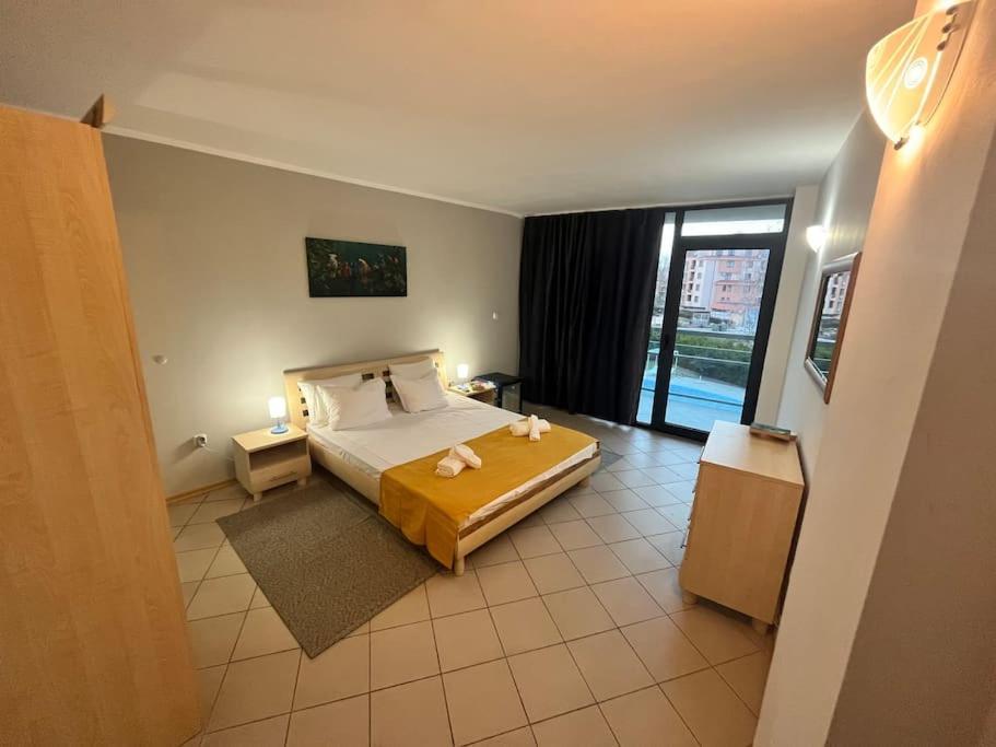 Large Apartment In Sunny Beach Ngoại thất bức ảnh