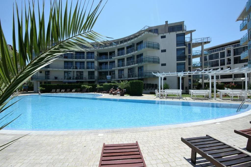 Large Apartment In Sunny Beach Ngoại thất bức ảnh