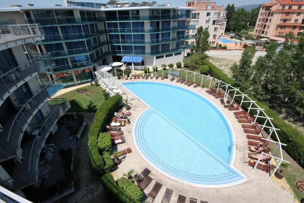 Large Apartment In Sunny Beach Ngoại thất bức ảnh
